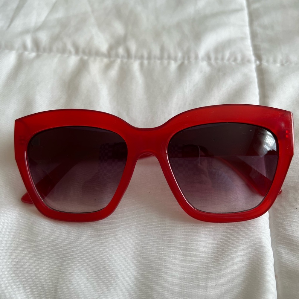 NWOT Red sunglasses-OS